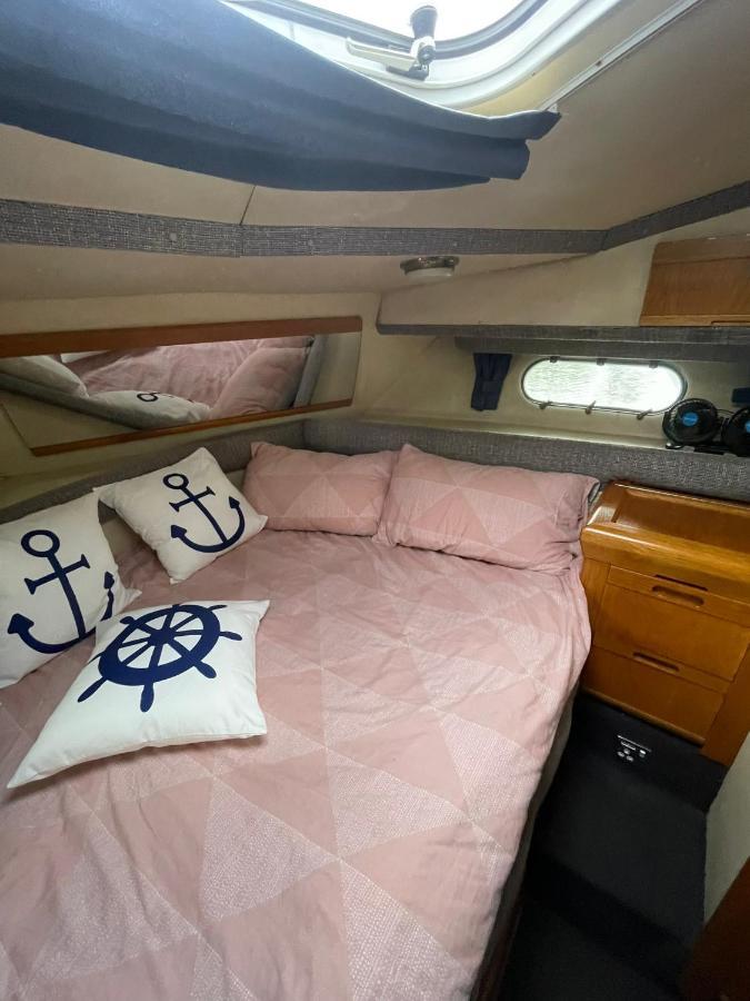 Hotel Luxury Boat Chertsey Exterior foto
