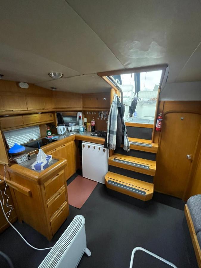 Hotel Luxury Boat Chertsey Exterior foto