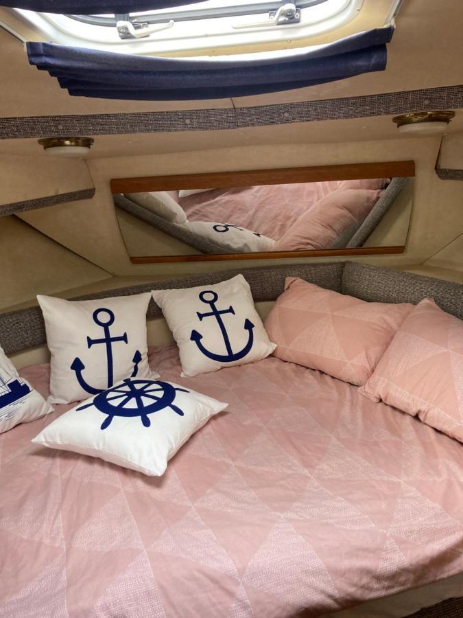 Hotel Luxury Boat Chertsey Exterior foto