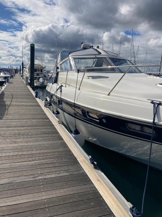 Hotel Luxury Boat Chertsey Exterior foto